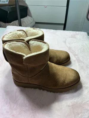 UGG Chestnut Suede Shearling-Lined Short Boots b84 thumbnail 2