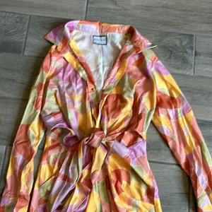 Runaway dress Size 4 thumbnail 2