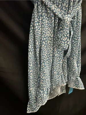 Cupshe Women’s Sleeveless Blue & White Floral Printed Tie-Waist Romper MD NWT thumbnail 6