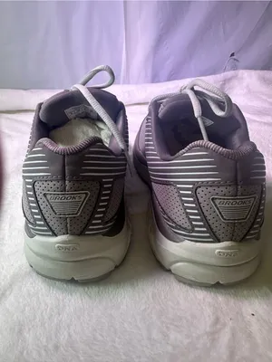 Brooks Women's Lavender Athletic Walking Shoe with White Accents thumbnail 7