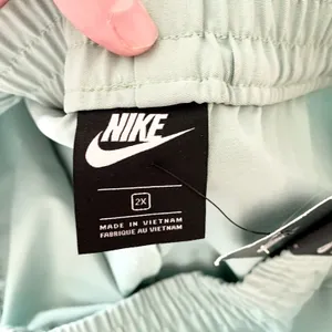 Nike Sportswear Essential Utility Cargo‎ Shorts Womens Size 2X Green DH3026-006 thumbnail 8