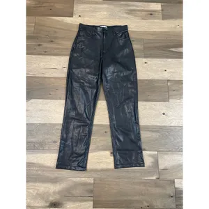 Abercrombie & Fitch ’90s Straight Ultra High Rise Faux Leather Pants Sz 6 Black thumbnail 2