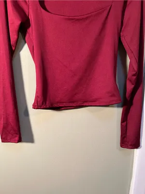 Gaze Women’s Sz XS Square Neck Long Sleeve Blouse Burgundy Cropped Sheen Stretch thumbnail 4
