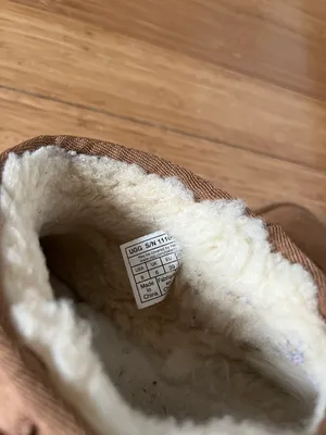 UGG Mini Boots thumbnail 5