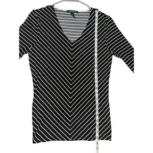 Lauren‎ Ralph Lauren Black/White Chevron V-Neck Top, Medium thumbnail 5