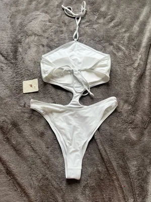 Fabletics One-Piece Cut-Out Swimsuit thumbnail 4