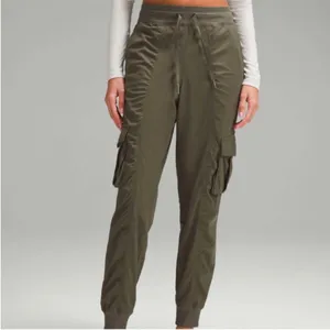 Lululemon Dance Studio Relaxed-Fit Mid-Rise Cargo Jogger Army Green size m thumbnail 4