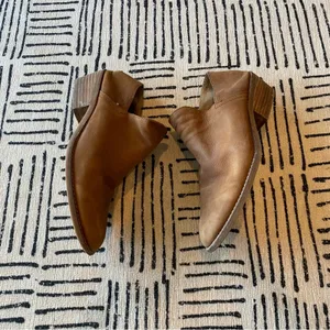 Lucky Brand Caramel Brown Leather Almond Toe Ankle Boots Size 10 thumbnail 3