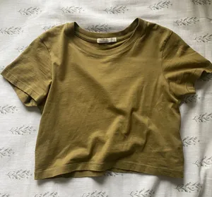 Crop Top thumbnail 1