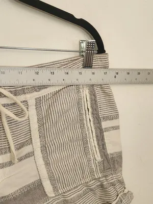 Lou and Grey Linen Blend Off-White and Light Blue Striped Shorts Size Medium thumbnail 6