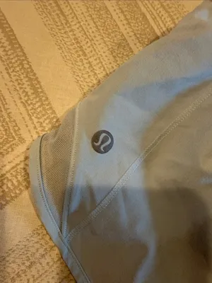 Lululemon Hotty Hot Shorts Low Rise 2.5” Pale Grey Size 2 thumbnail 5