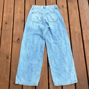 Old Navy‎ Jeans Light Wash High-Rise Baggy Wide-Leg Utility Women Size 0 thumbnail 2