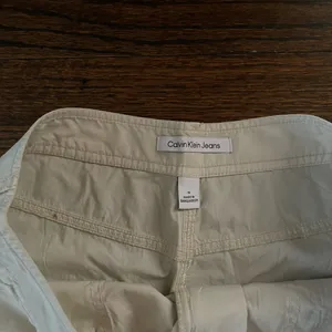 Calvin Klein Wide-Leg Cargo Pants thumbnail 4