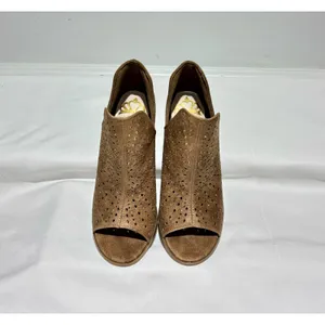NEW Fergalicious peep-toe wedges Size 6 thumbnail 2