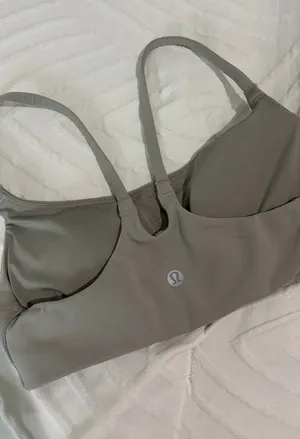 Lululemon Sports Bra Wunder Train thumbnail 1