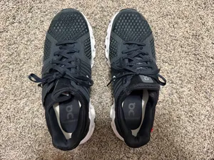 On Cloud Running Shoes Women’s Black thumbnail 3