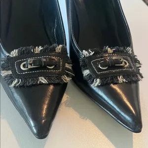 Black Pointed-Toe Kitten Heel Pumps with Decorative Buckle thumbnail 2