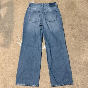Hollister Medium Wash Distressed Ultra High Rise Baggy Jeans Size 6/28 thumbnail 3