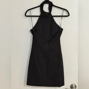 Elliatt, NWT, Black Backless Dress with Bow Detail thumbnail 6