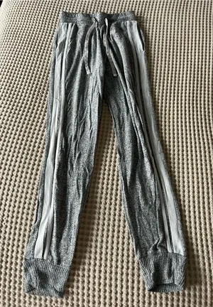 Hollister Heather Gray Knit sweatpants thumbnail 1