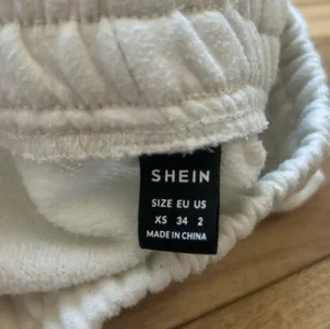 SHEIN EZwear Elastic Waist Sweat Shorts thumbnail 3