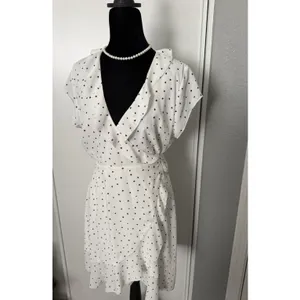 Aritzia Sunday Best Savoy Wrap Dress White Black Heart Print Ruffle Mini Size 6 thumbnail 5