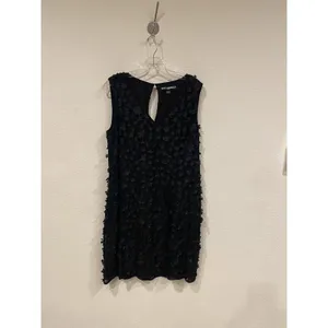 Karl Lagerfeld Paris Dress Womens 12 Black 3D Floral Lace Sleeveless Shift thumbnail 2