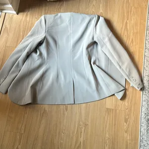 SINGLE BUTTON BLAZER thumbnail 3