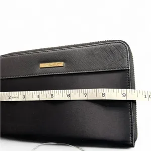 SIMPLY NOELLE JET SETTER WALLET black.NWT. thumbnail 9