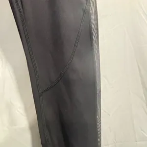 LULULEMON black and mesh leggings excellent condition 8 thumbnail 8