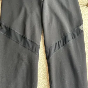 Old Navy Active Black Go-Dry Leggings with Sheer Panels size M thumbnail 7