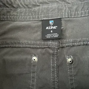 Kuhl Womens Charcoal Grey Cargo Hiking Shorts Size 6 Contrast Stitching thumbnail 4