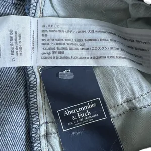 Abercrombie & Fitch Curve Love 4" Mom Short Distressed Denim Dark Wash Size24/00 thumbnail 6