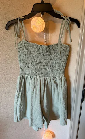 Romper Green Size M thumbnail 1