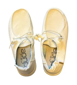 Hey Dude Wendy Shoes Size 7 in White. thumbnail 1