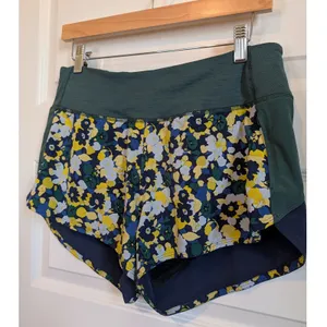 Outdoor Voices Floral Navy, Yellow & Green Athletic Shorts thumbnail 4