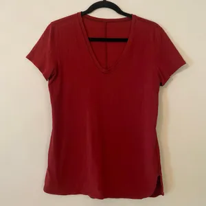 Lululemon Red V-neck Short Sleeve T-Shirt Loungewear Athletic Women's size Small thumbnail 1
