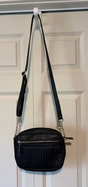 Black Quilted Crossbody Shoulder Bag - Women thumbnail 1