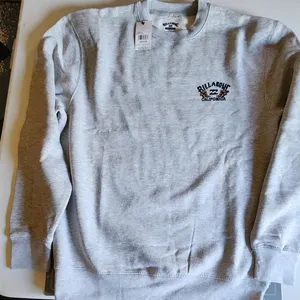 NWT Billabong Graphic Grey Crew Sweatshirt thumbnail 1