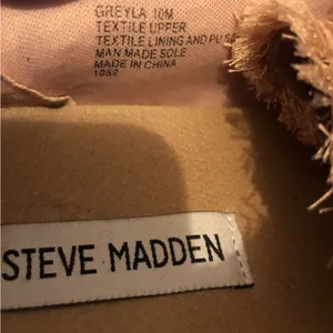 Steve Madden Tan Sneakers thumbnail 4