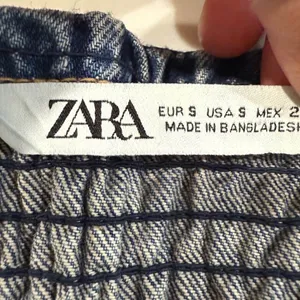 Zara y2k Denim Bustier Crop Top Womens Size Small Blue Smocked Back Front Zipper thumbnail 4