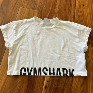 Gymshark Cropped T-Shirt thumbnail 2