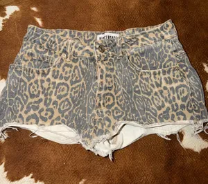 Cheetah print shorts Multiple Size 26 thumbnail 1