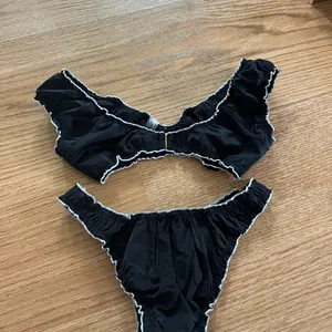 Frankie’s Bikinis set thumbnail 3