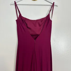 LA FEMME Simple Elegant Long Jersey Dress with Scoop Neck in Burgundy thumbnail 7