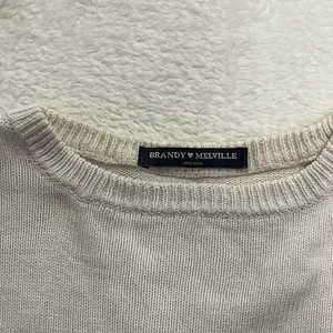 Brandy-melville Women's Red and White Jumper thumbnail 3