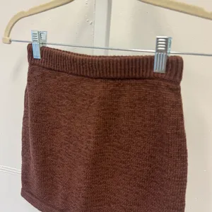 Peppermayo Chocolate Brown Knit Mini Skirt XS Textured Elastic Waist Ribbed Boho thumbnail 3