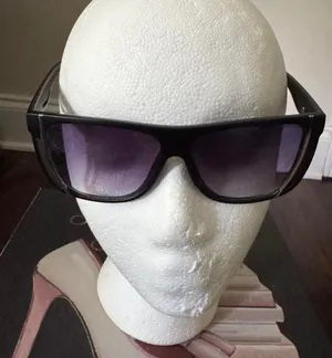 Black sunglasses with purple lenses thumbnail 1