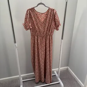 SHEIN Pink Floral Surplice Maxi Dress thumbnail 4