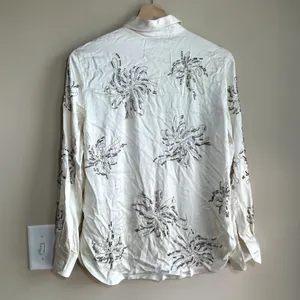 NWT Zara beaded long sleeved button down shirt floral cream satin‎ women's XS thumbnail 7